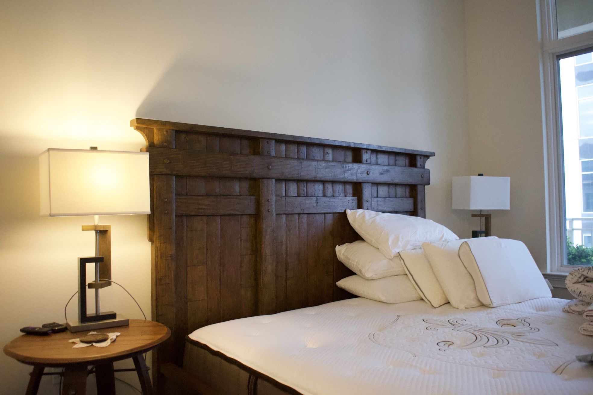 Solid Wood King Bedroom Suit