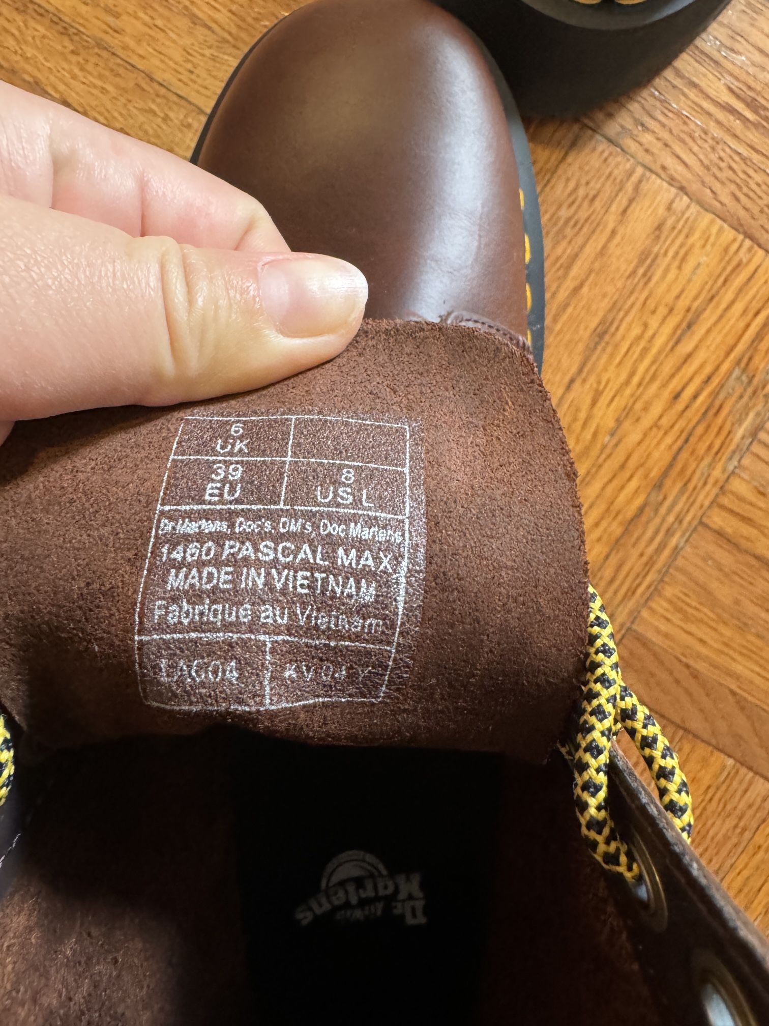 boots brand new never wear 75% off