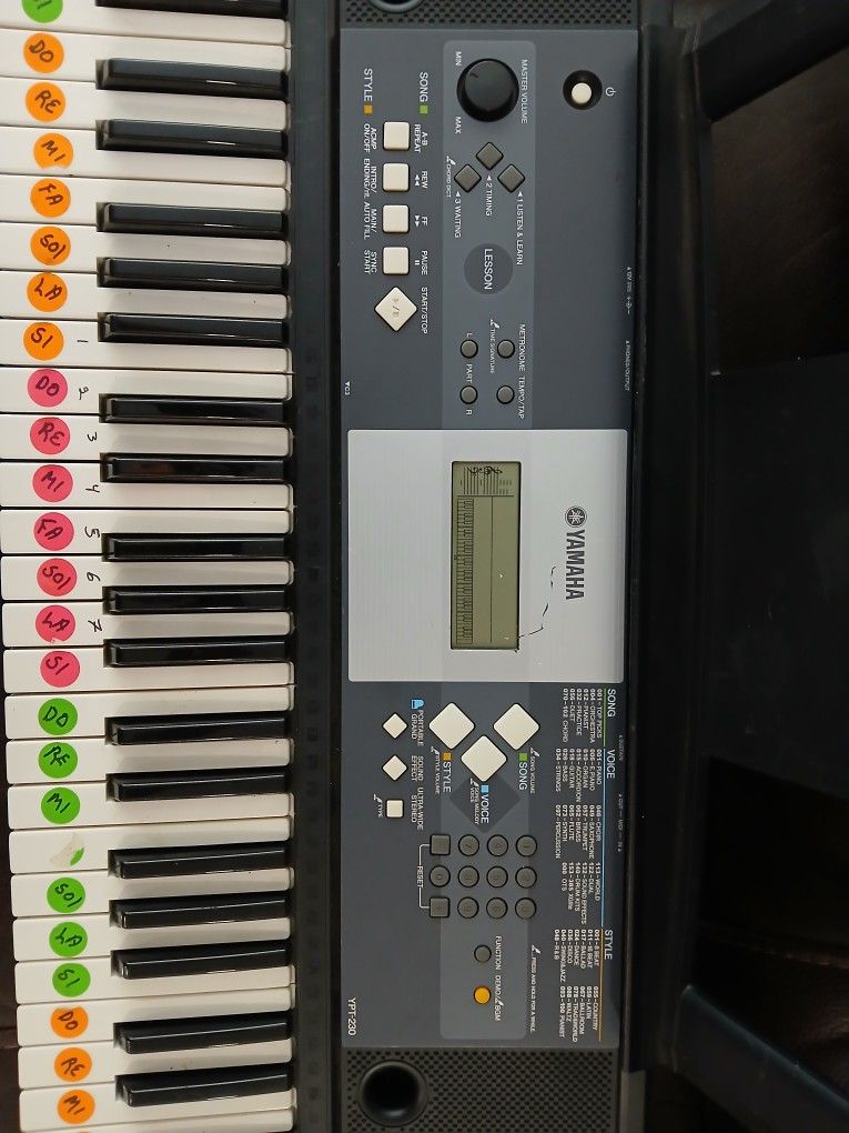 Piano Yamaha YPT-230