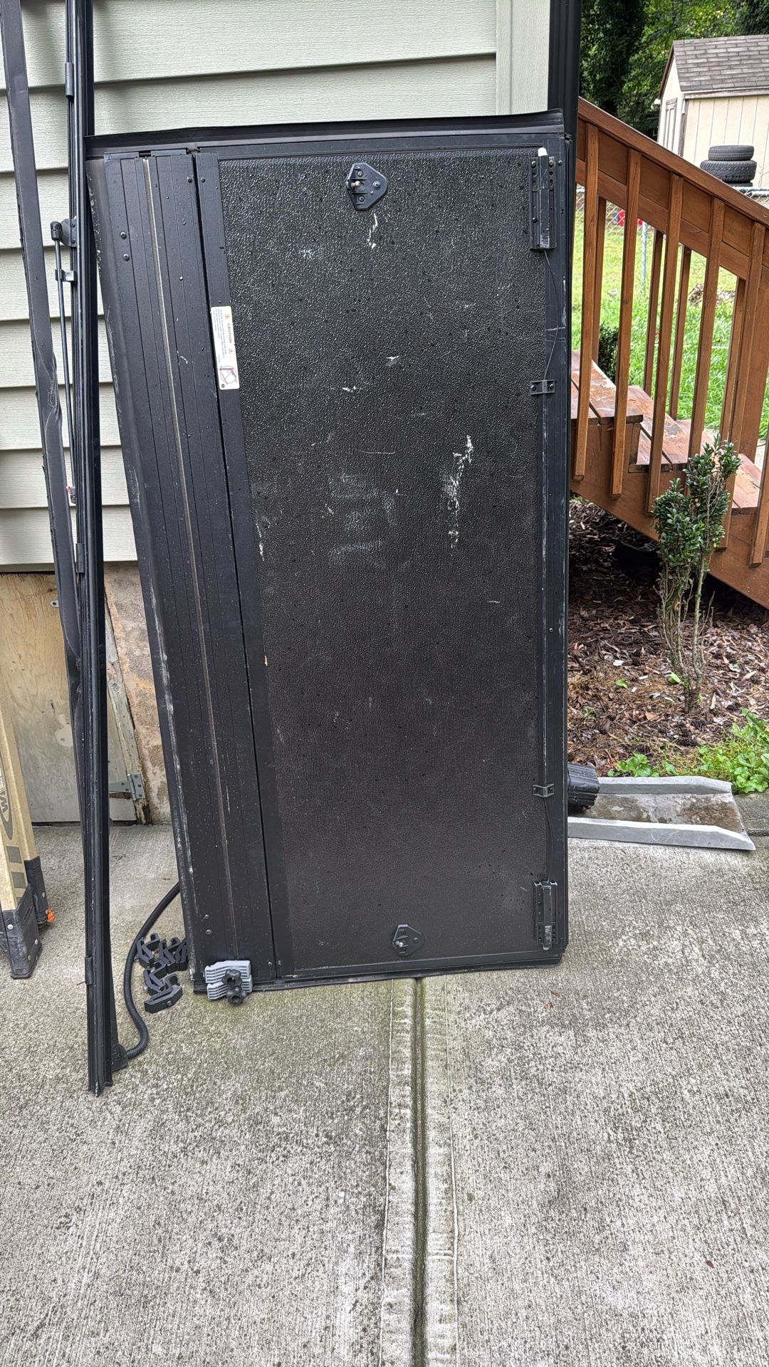 Tri Fold Tonneau Cover