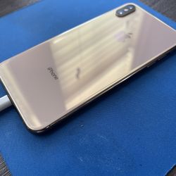 ***LIKE NEW IPHONE XS MAX UNLOCKED***