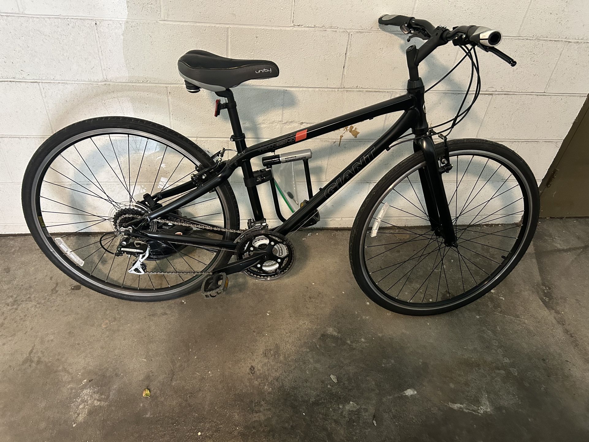 Giant Transend Hybrid Commuter Bike – Smooth, Fast & Comfortable – $300