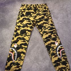 A Bathing Ape Pants (Large)