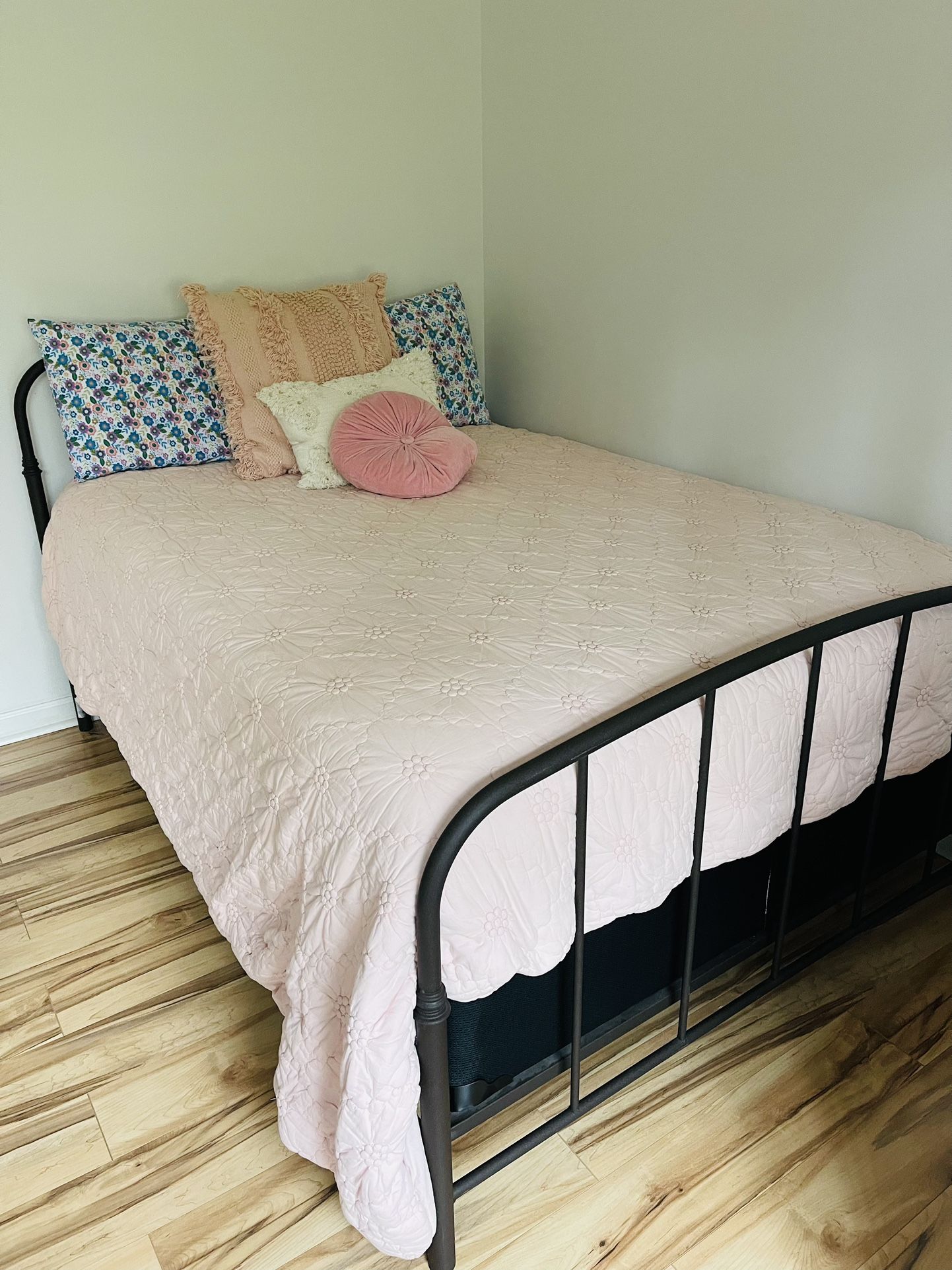 REDUCED!!  Full Sized Bed Frame, Box Spring, Mattress, Sheets