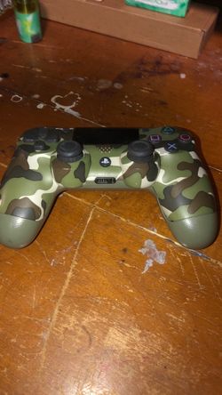 3 ps4 controllers