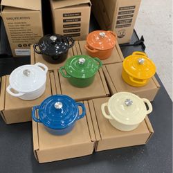 Small Dutch Oven (AVAILABLE IN DIFFERENT COLORS)