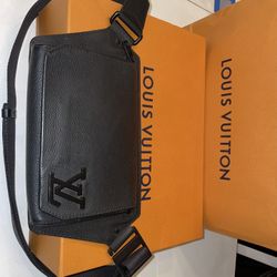 Louis Vuitton takeoff sling bag