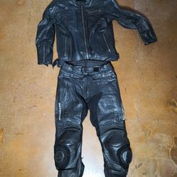 Sedici Motorcycle Leather Jacket (US 42), Pants (US 32), Boots (US 9)