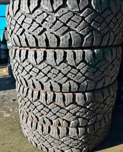 285 75 18 Goodyear tires Con 80% de Vida Las 4