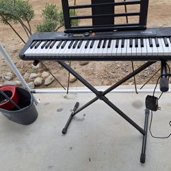Casiotone CT-S200 Keyboard + Stand