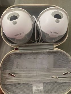 Momcozy M5 Hands-Free Wearable Double Breast Pump Set