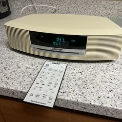 Nice BOSE Wave Music System w/Remote Sounds Great