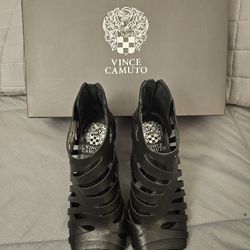 **VINCE CAMUTO AMENDIA BOOTIE~BRAND NEW**