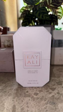 Kayali vanilla candy rock sugar