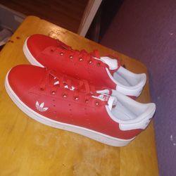 Red Adidas Size5