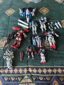 Gundam Model Kit Figure Lot