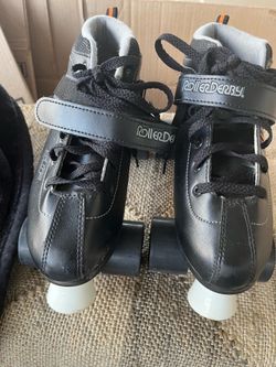 Roller derby STR7 rollerskates size 9 adults