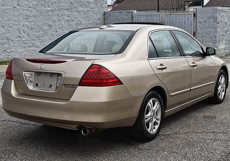 Price $$8OO Honda Accord 2006 One Owner! Excellent Condition