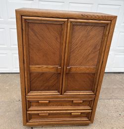 Dresser / Armoire