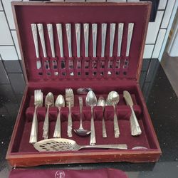 CAPRICE Vintage 91 Piece Art Deco Nobility Plate Silverplate Flatware Silverware