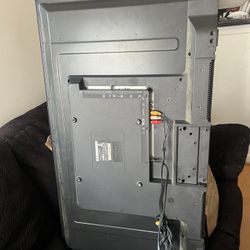 40 inch TV with remote