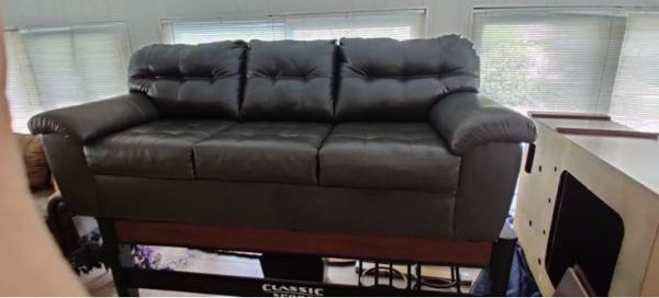 Barely used leather sofa for Sale in Orlando, FL - OfferUp