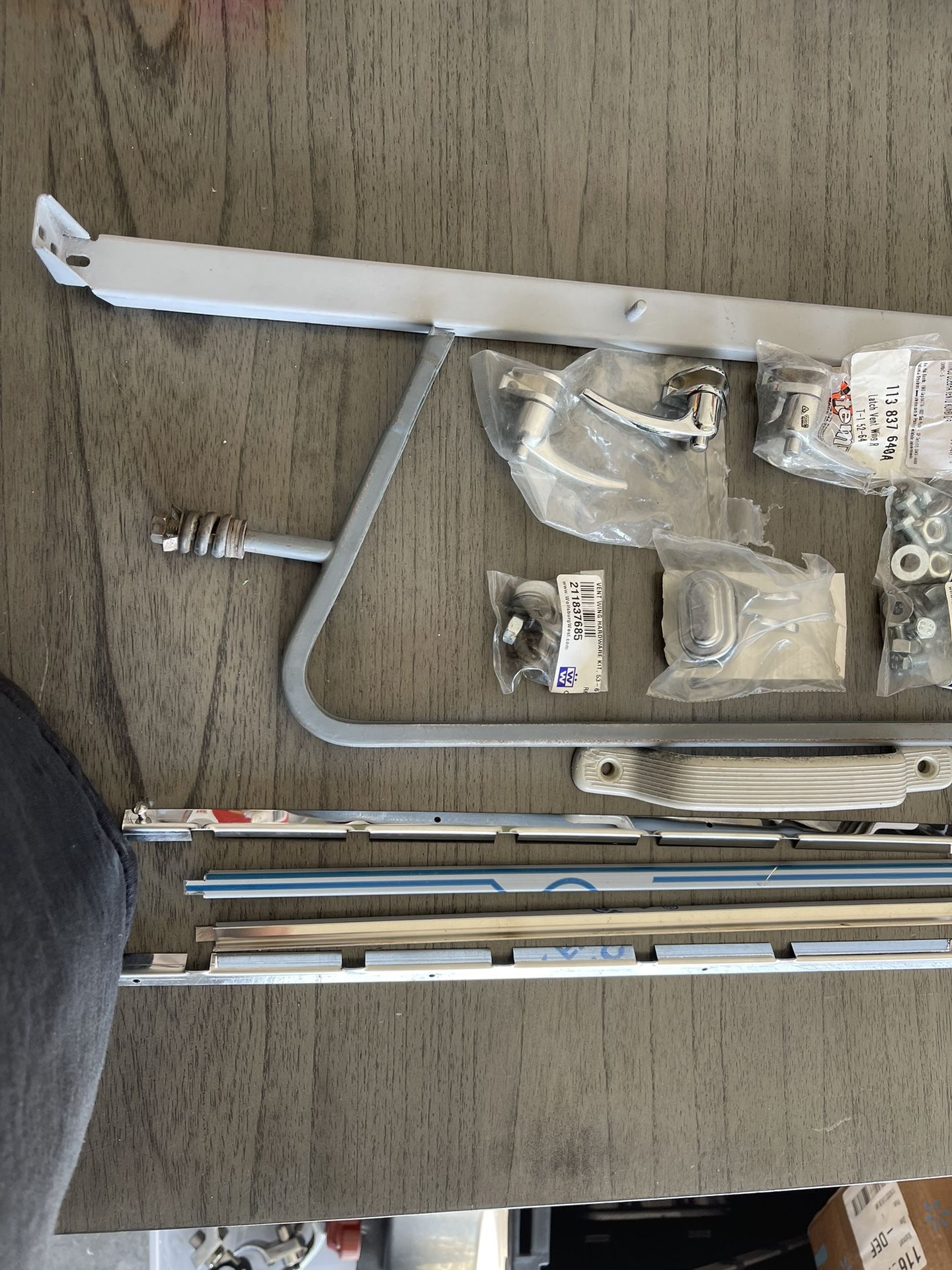 WV Split Window Bus Door Parts And Glass