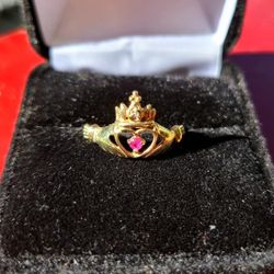 Irish Claddagh Ring