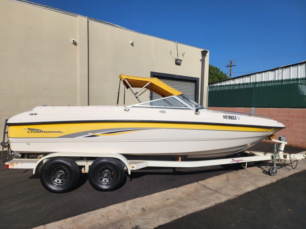 2001 Chaparral 200sse Boatrider For Day Cruising Or Water Sports For Trade