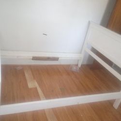 Single bed frm Gallery Furniture