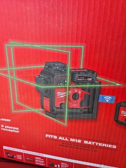 Milwaukee
M12 12-Volt Lithium-ion Cordless 125 ft. Green 360° 3- Plane Laser Level with Automatic Alignment & Receiver