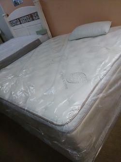 New Royal Memory foam pillow Top mattress Set