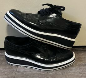 Authentic Prada Platform Wingtip Brogues  Size 7.5 Women’s / 38.5 EU / Unisex