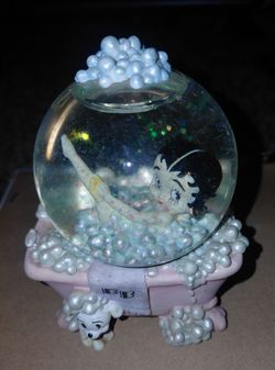 Vintage 1999 Westland Betty Boop "Bubble Bath"