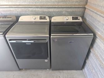 Maytag extra power washer and dryer electric matching set