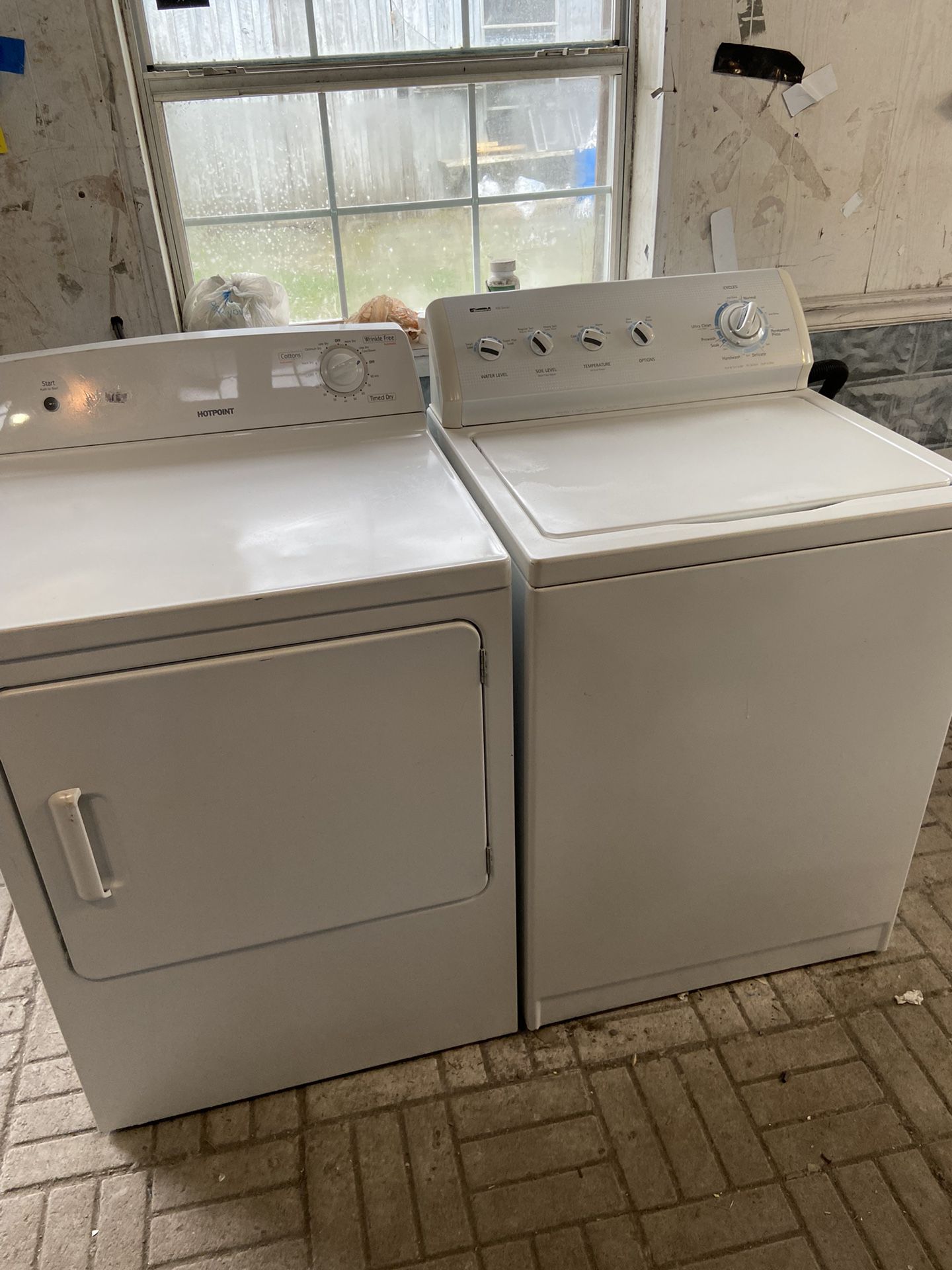 EXCELLENT RUNNING SUPER LOAD SIZE KENMORE WASHER & G.E. HOTPOINT ELECTRIC DRYER. BOTH RUN LIKE BRAND NEW! NO ISSUES WITH EITHER!