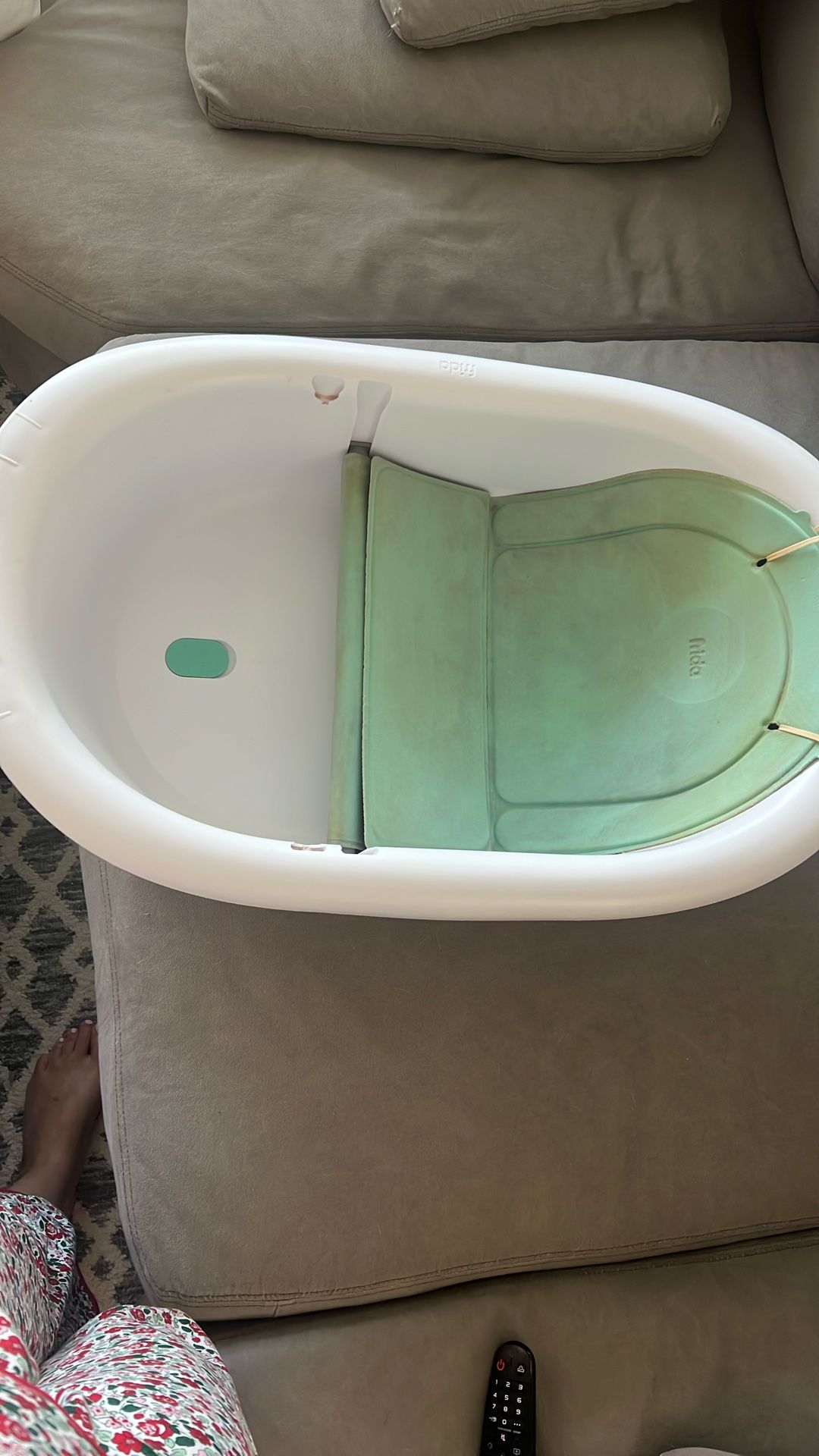 Free Frida Mom Baby Bathtub