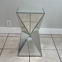 Modern Mirrored Glam End Table – Geometric Glass Accent Table