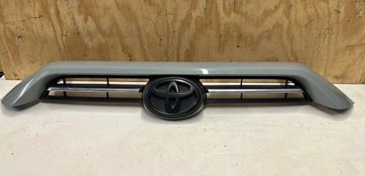 2020-2024 TOYOTA 4RUNNER OEM FRONT RADIATOR GRILLE TRIM