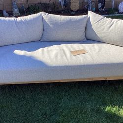 Harbour Outdoor Victorian Couch. Very Clean Retail New 6000 SOLID TEAK