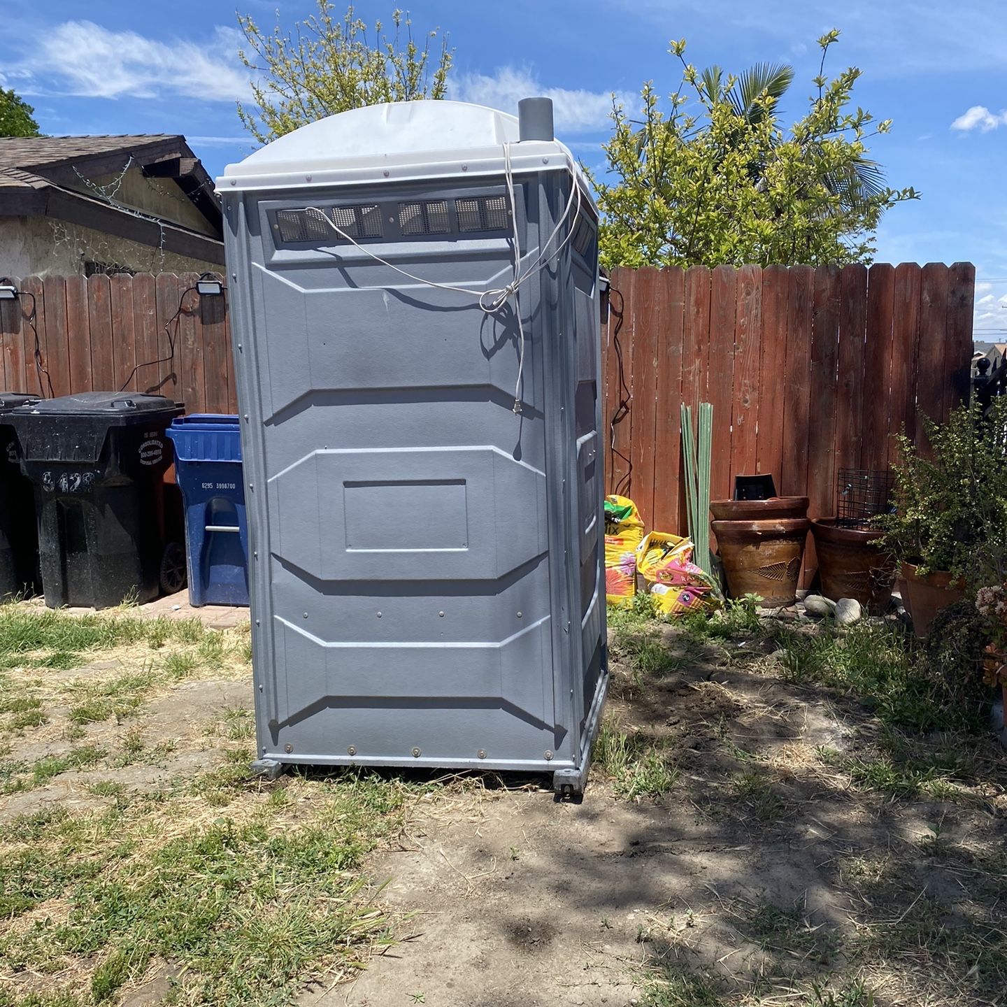 Baño Portatil for Sale in Los Angeles, CA - OfferUp