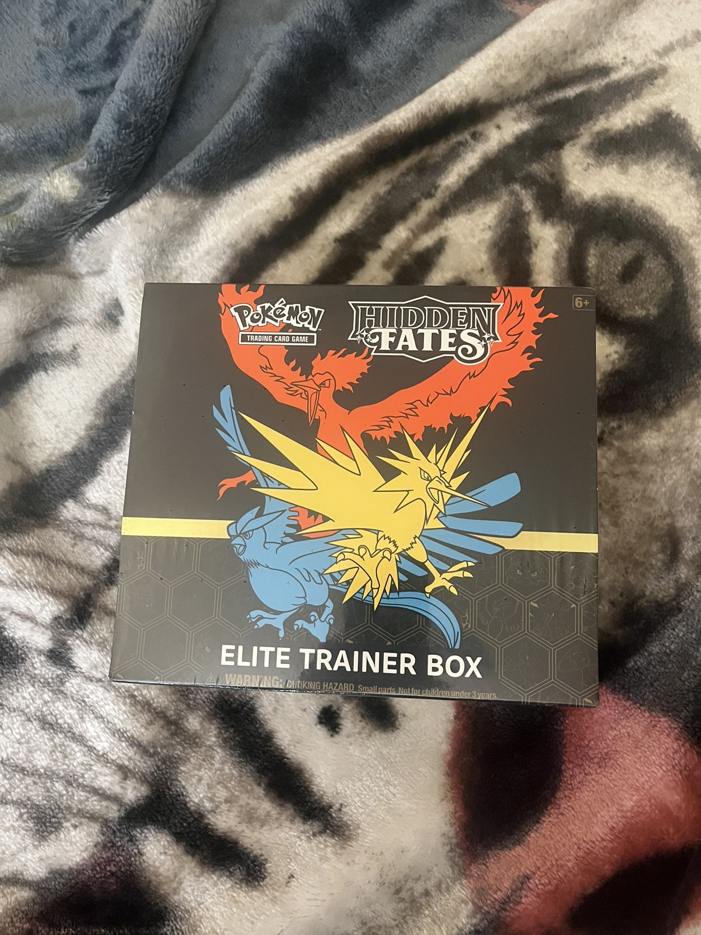 Pokemon Hidden Fates Etb