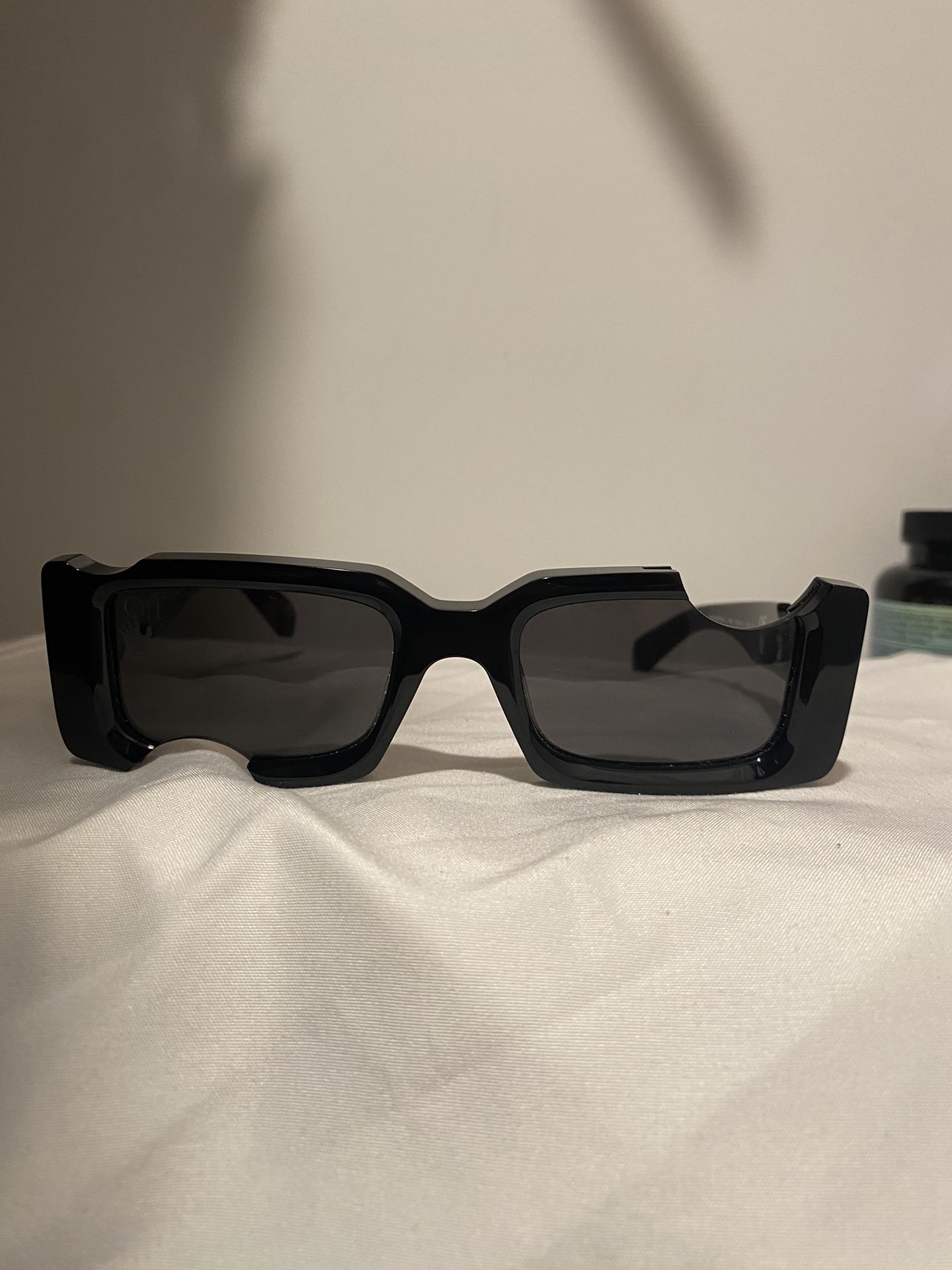 OFF WHITE Cady Rectangular ス Off-White Eyewear Cady cut-out rectangular-frame Sunglasses