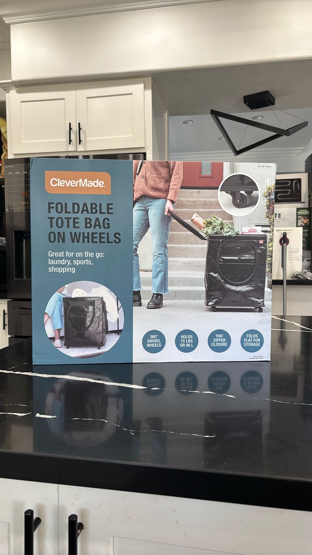 Clever made foldable tote bag on wheels