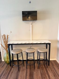 Island & Barstools
