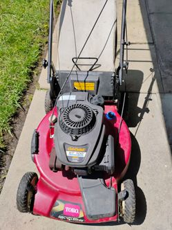 SELF PROPPED TORO MOWER