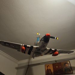 P51 Mustang  Retractable Landing Gear Works Fine