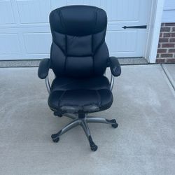 Osgood Desk Chair Price Negotiable