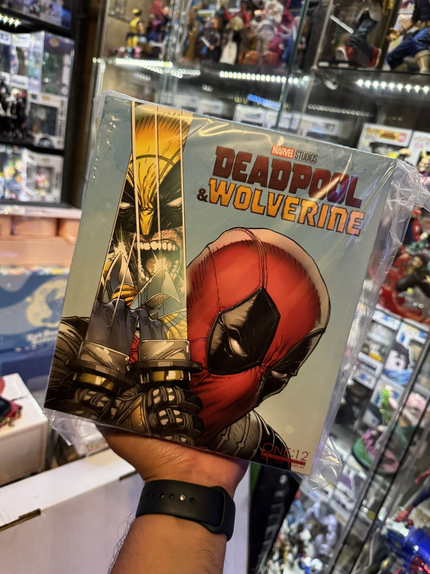 Mezco One:12 Deadpool Deluxe Edition 