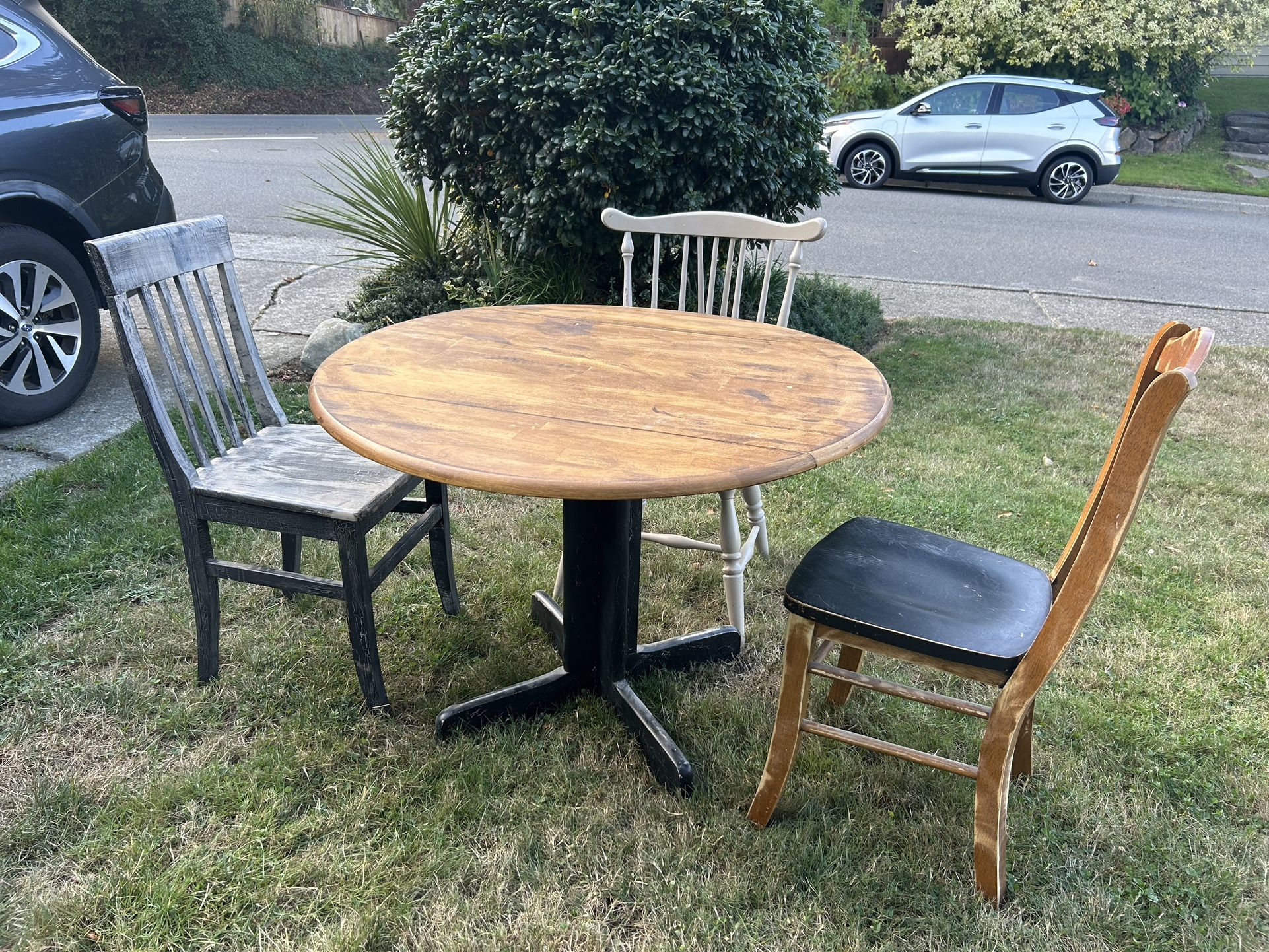 Dinning Table And Chairs Set